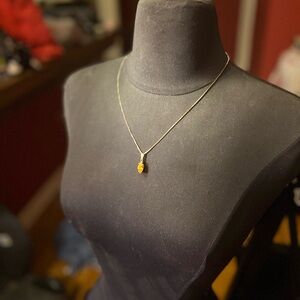 Elegant Gold Pendant Necklace